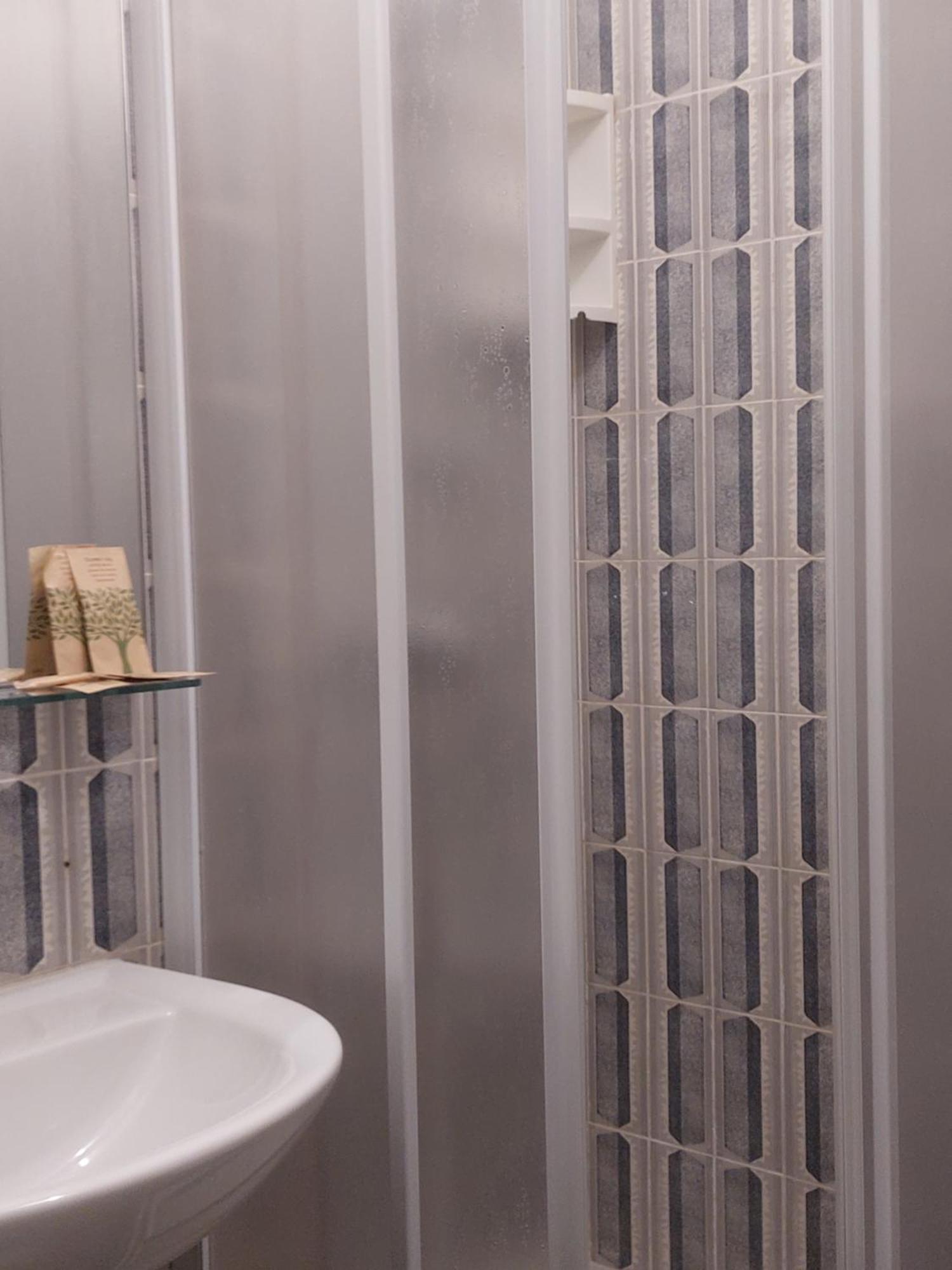 לימונה סול גרדה Hotel Villa Grazia מראה חיצוני תמונה